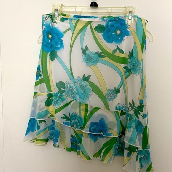 Dresses & Skirts - Blue floral skirt